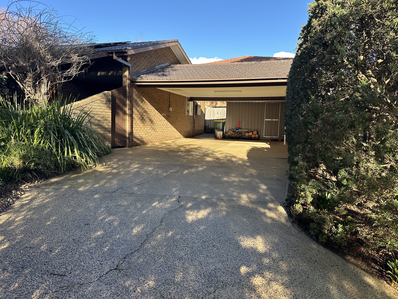 Clean driveway at a southern Canberra home after pressure washing